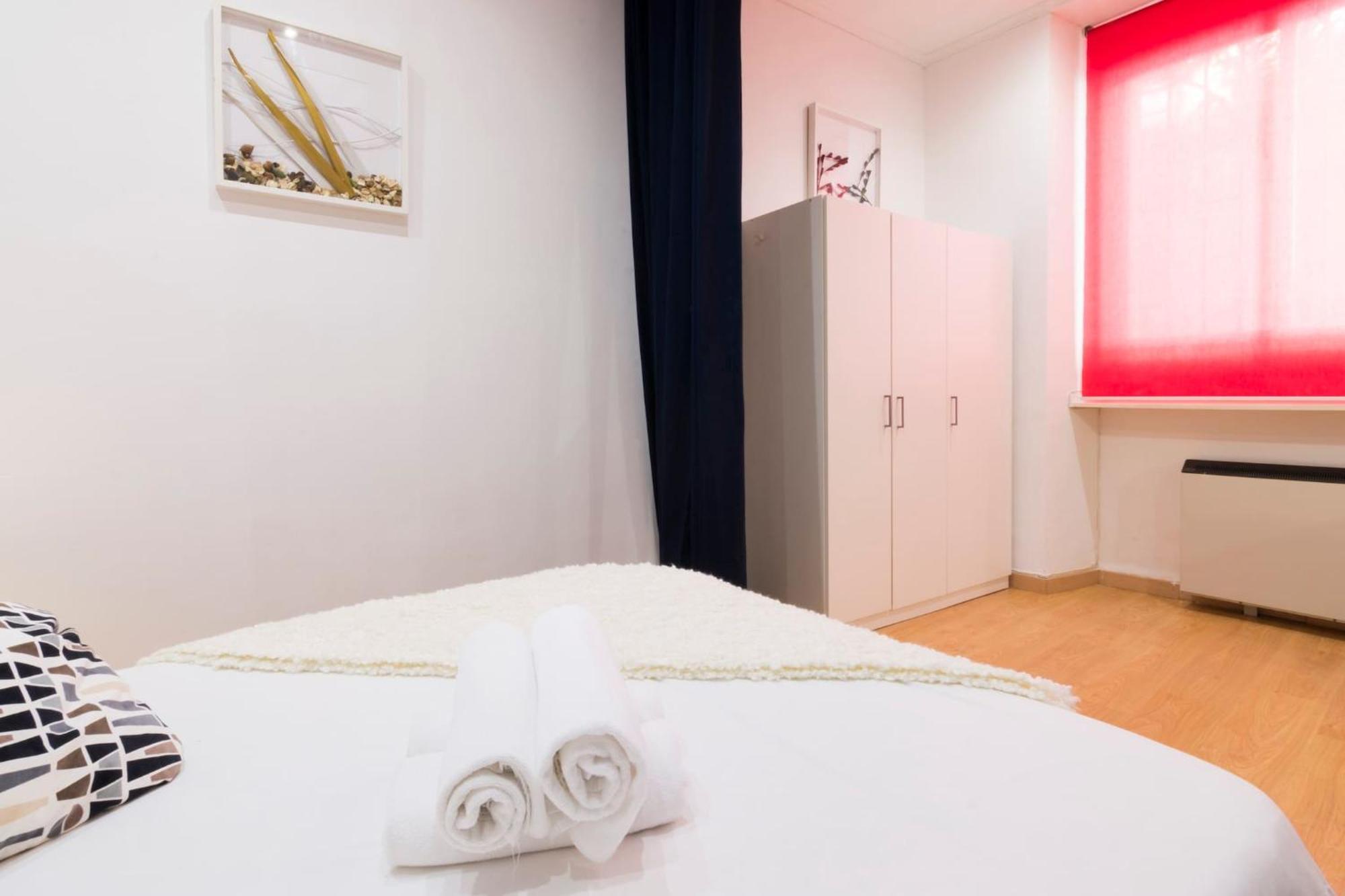 Apartamentos Day Madrid Luna Centro Gran Via Sol Malasana Luaran gambar