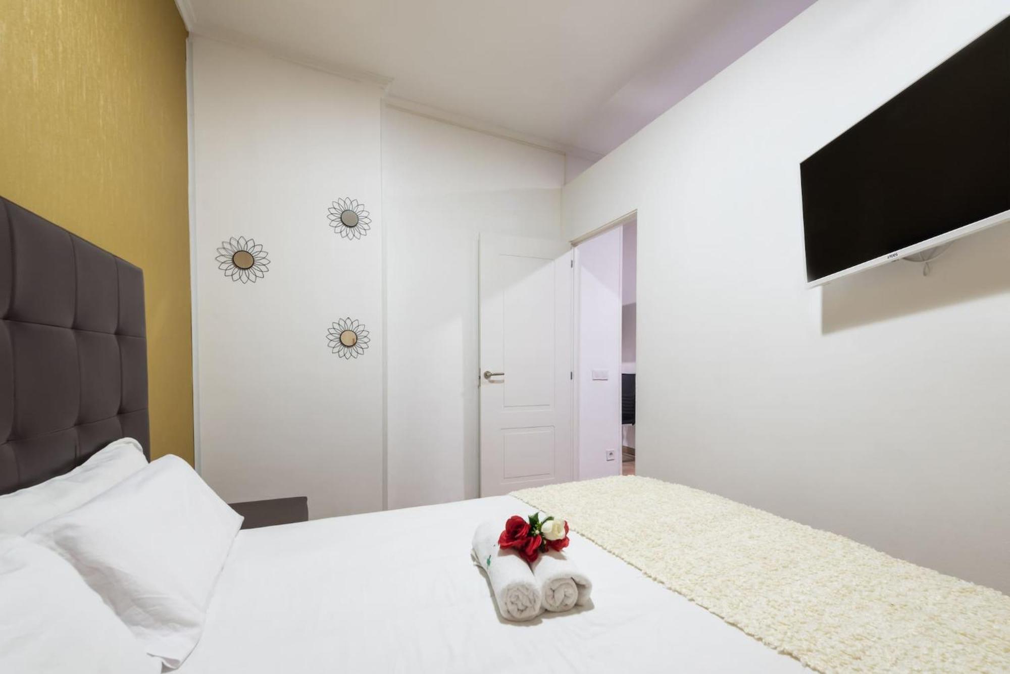 Apartamentos Day Madrid Luna Centro Gran Via Sol Malasana Luaran gambar